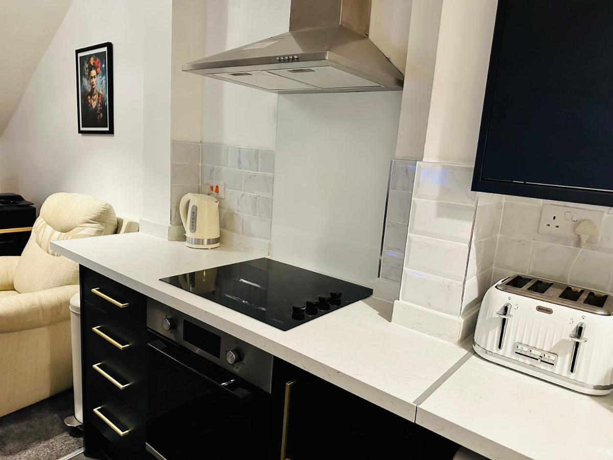 1 Luxe Exec Bedroom Apt ダービー エクステリア 写真