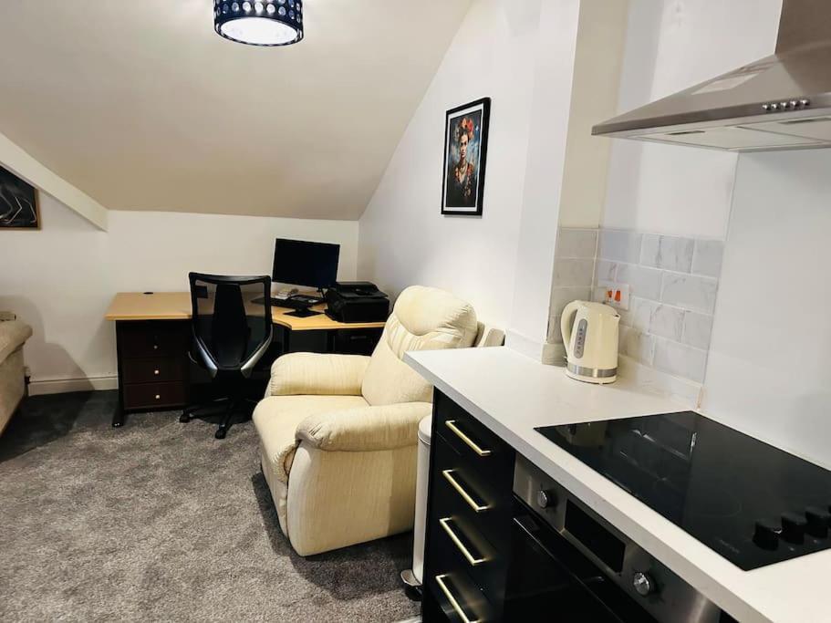 1 Luxe Exec Bedroom Apt ダービー エクステリア 写真